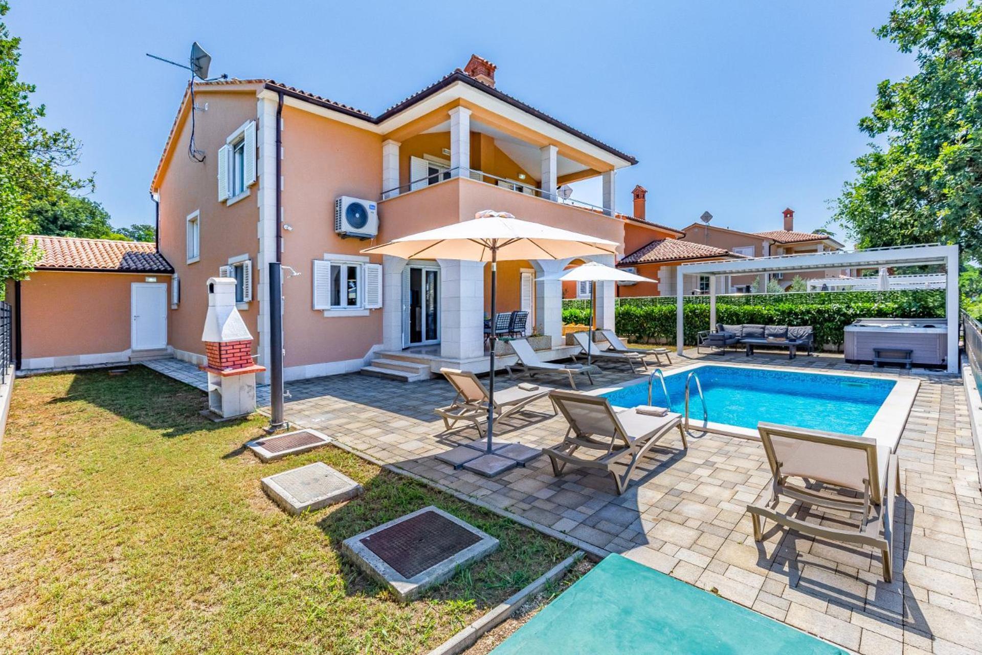 Villas Lotus With Pool And Jacuzzi Pula Bagian luar foto
