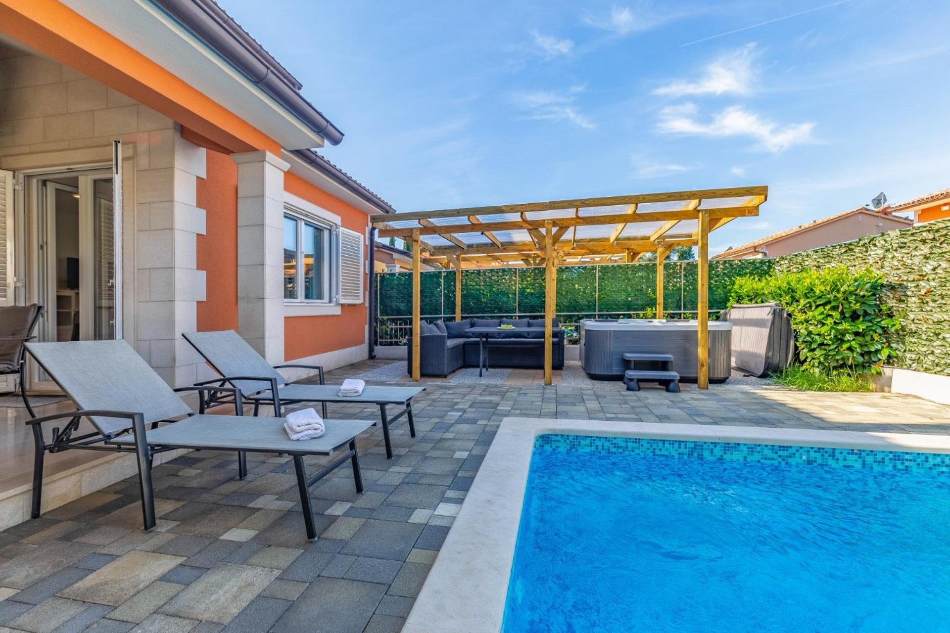 Villas Lotus With Pool And Jacuzzi Pula Bagian luar foto