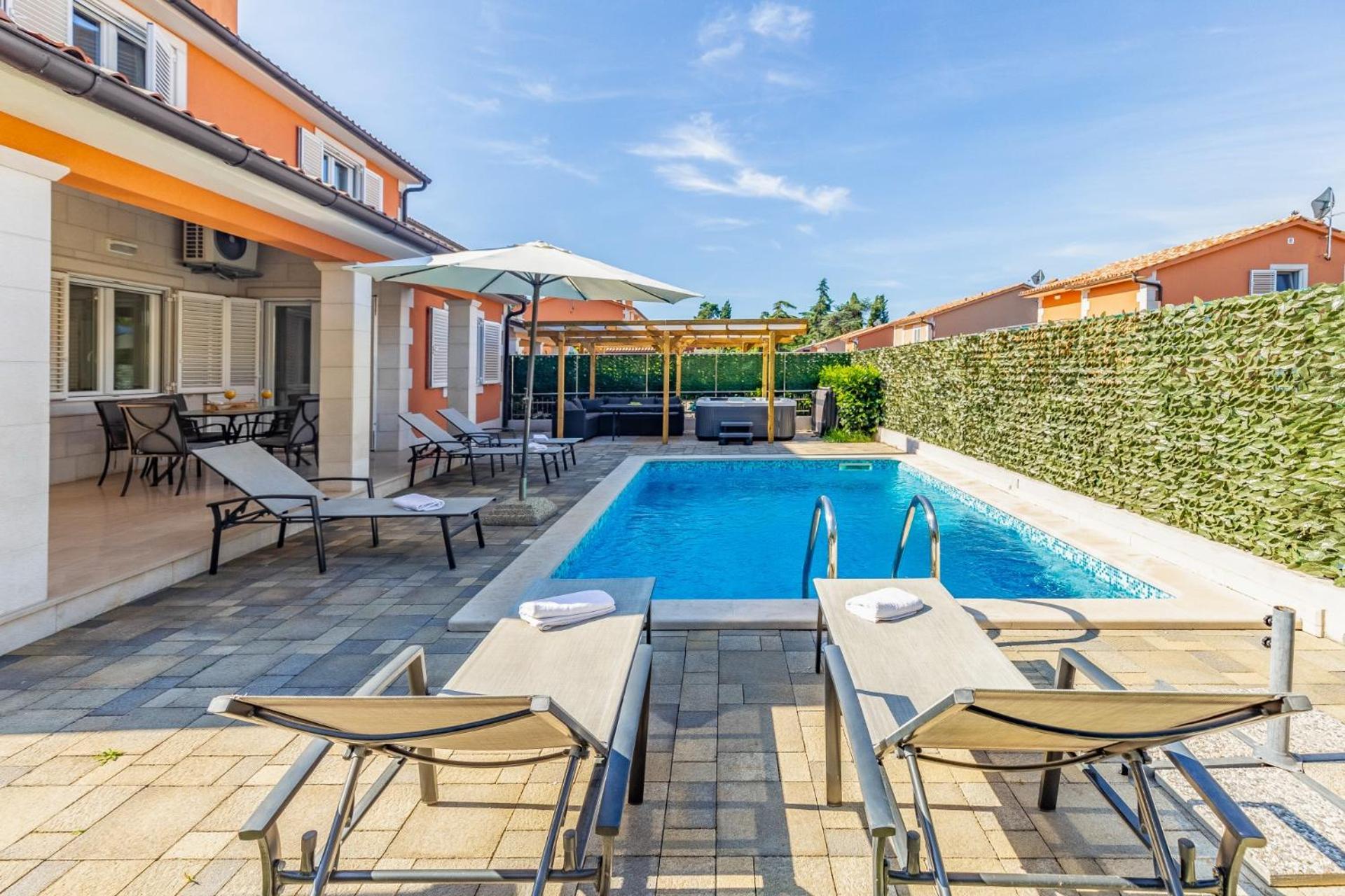 Villas Lotus With Pool And Jacuzzi Pula Bagian luar foto