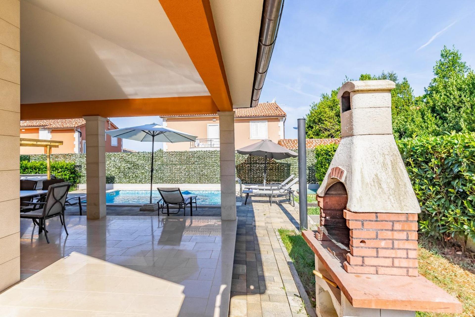 Villas Lotus With Pool And Jacuzzi Pula Bagian luar foto