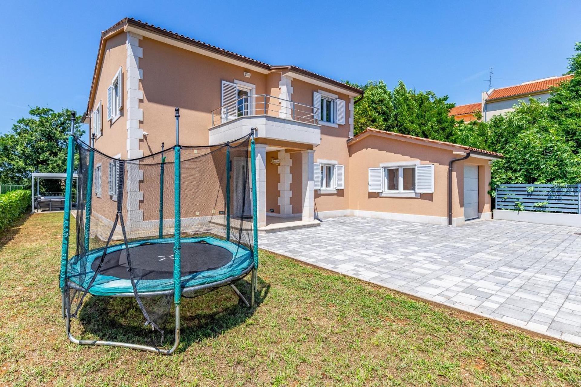 Villas Lotus With Pool And Jacuzzi Pula Bagian luar foto