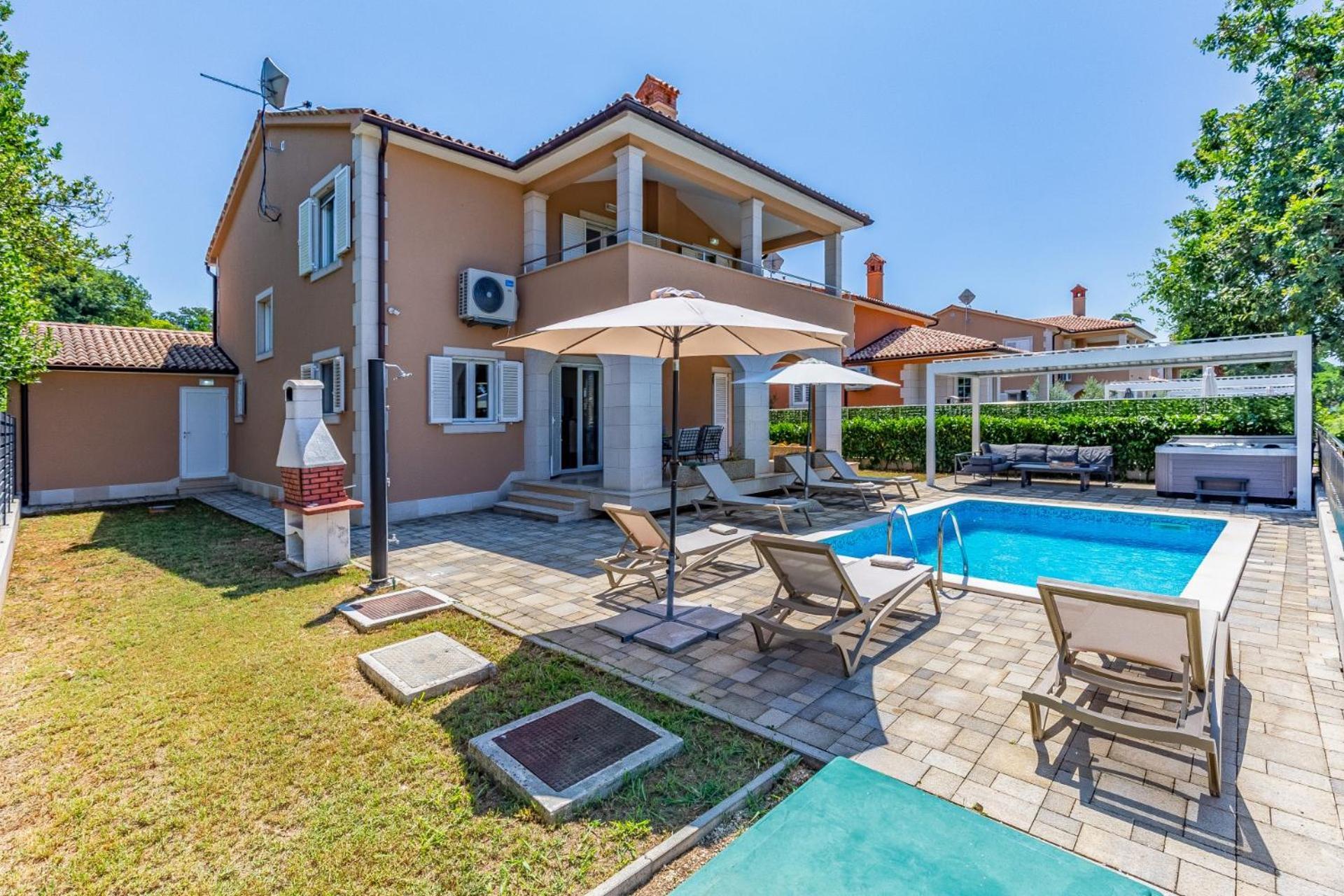 Villas Lotus With Pool And Jacuzzi Pula Bagian luar foto