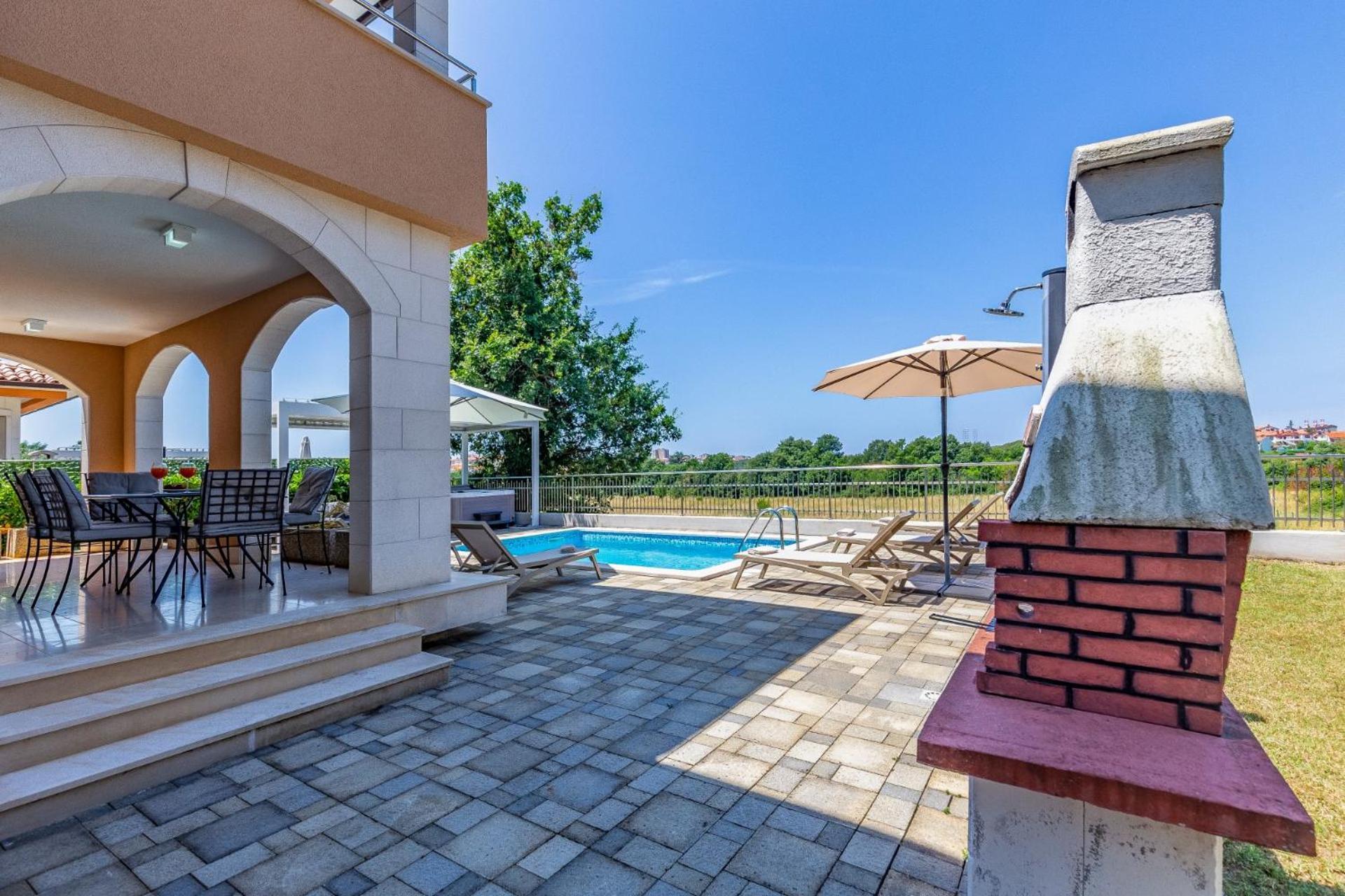 Villas Lotus With Pool And Jacuzzi Pula Bagian luar foto