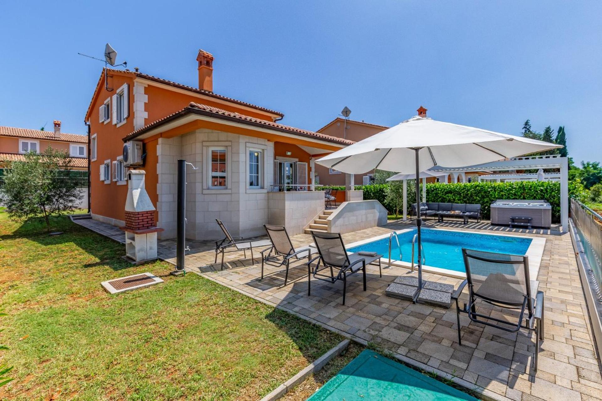 Villas Lotus With Pool And Jacuzzi Pula Bagian luar foto